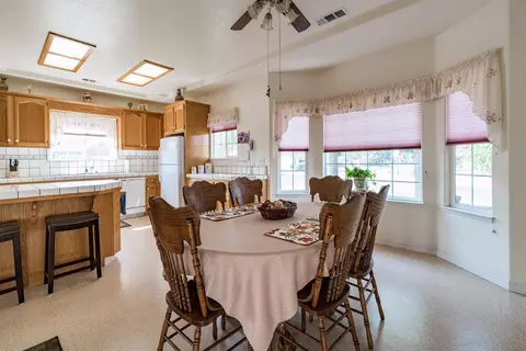 3520 E Sycamore Ave, Visalia, CA 93292 photo 20