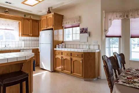3520 E Sycamore Ave, Visalia, CA 93292 photo 22