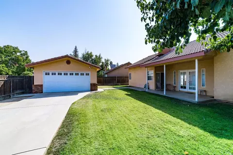 3520 E Sycamore Ave, Visalia, CA 93292 photo 9