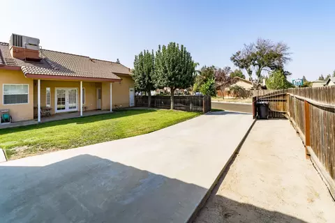 3520 E Sycamore Ave, Visalia, CA 93292 photo 6