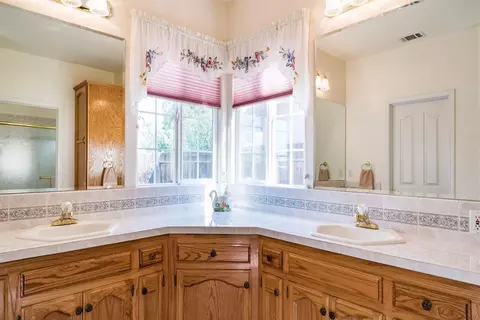 3520 E Sycamore Ave, Visalia, CA 93292 photo 45