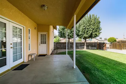 3520 E Sycamore Ave, Visalia, CA 93292 photo 7