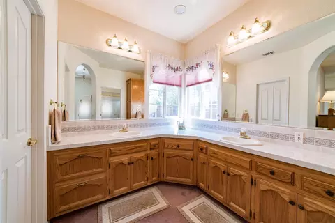 3520 E Sycamore Ave, Visalia, CA 93292 photo 44