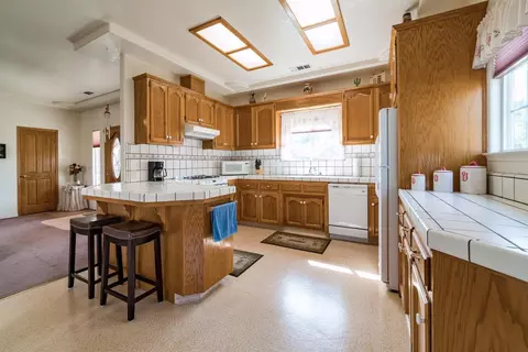 3520 E Sycamore Ave, Visalia, CA 93292 photo 25