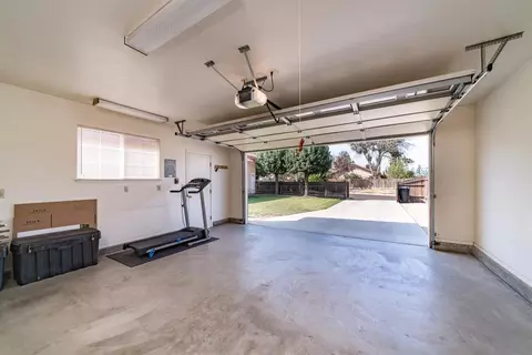 3520 E Sycamore Ave, Visalia, CA 93292 photo 8