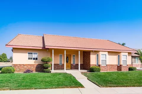 3520 E Sycamore Ave, Visalia, CA 93292 photo 2