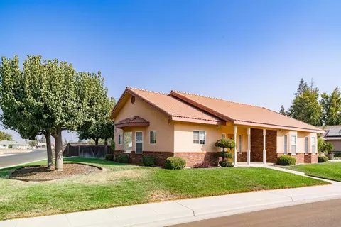 3520 E Sycamore Ave, Visalia, CA 93292 photo 3