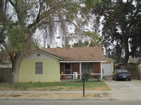 232 E School St, Tulare, CA 93274 photo 4