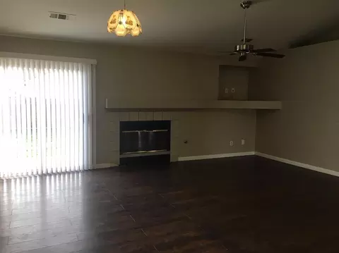 1921 E Pershing Ave, Visalia, CA 93292 photo 3
