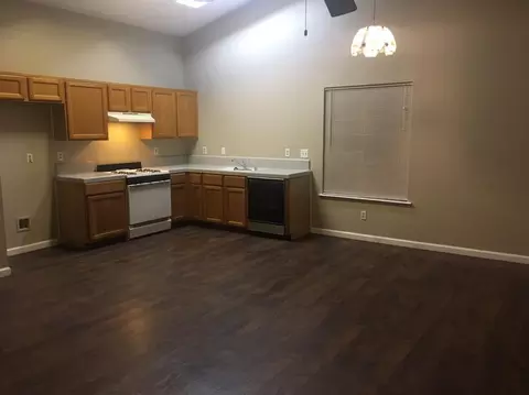 1921 E Pershing Ave, Visalia, CA 93292 photo 7
