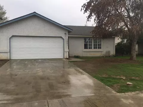 1921 E Pershing Ave, Visalia, CA 93292 photo 1