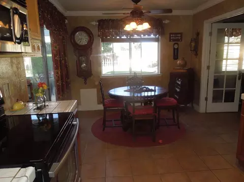 1612 E Vine Ct, Visalia, CA 93292 photo 6