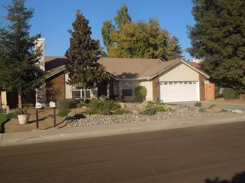 1612 E Vine Ct, Visalia, CA 93292 photo 2