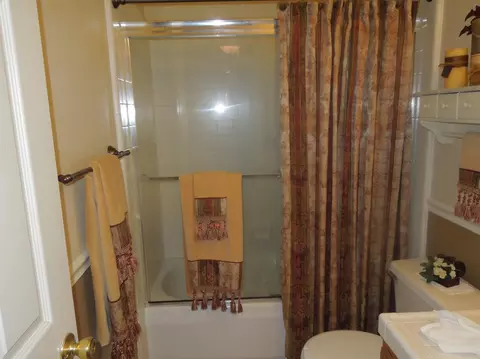 1612 E Vine Ct, Visalia, CA 93292 photo 11