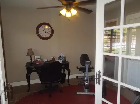 1612 E Vine Ct, Visalia, CA 93292 photo 8