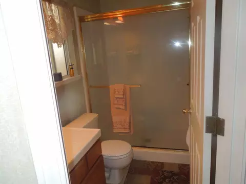 1612 E Vine Ct, Visalia, CA 93292 photo 13