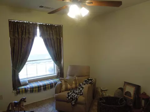 1612 E Vine Ct, Visalia, CA 93292 photo 10