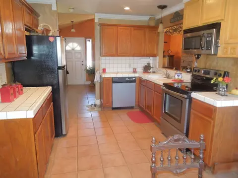 1612 E Vine Ct, Visalia, CA 93292 photo 7