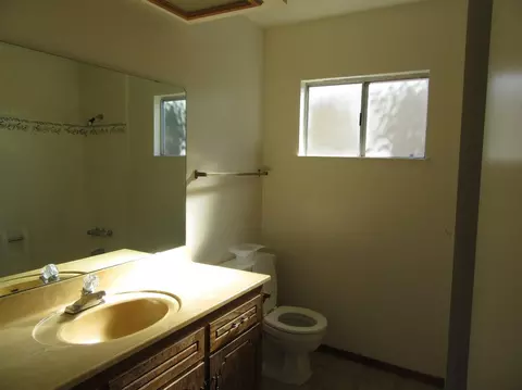 2006 E Harold Ave, Visalia, CA 93292 photo 11