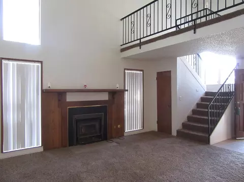 2006 E Harold Ave, Visalia, CA 93292 photo 2