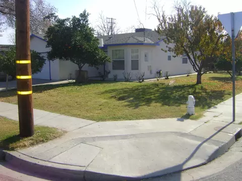 301 Elm St, Hanford, CA 93230 photo 3