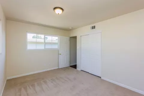 561 Lombardy Ln, Lemoore, CA 93245 photo 13
