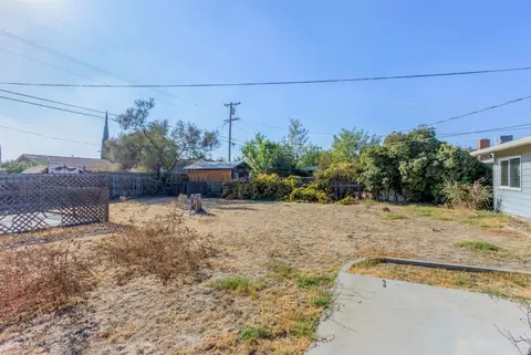561 Lombardy Ln, Lemoore, CA 93245 photo 20
