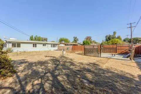 561 Lombardy Ln, Lemoore, CA 93245 photo 21