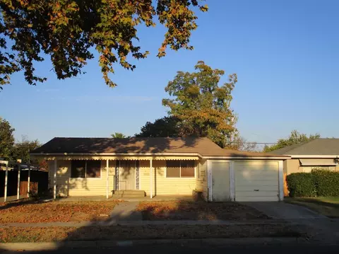 932 E St, Reedley, CA 93654 photo 1