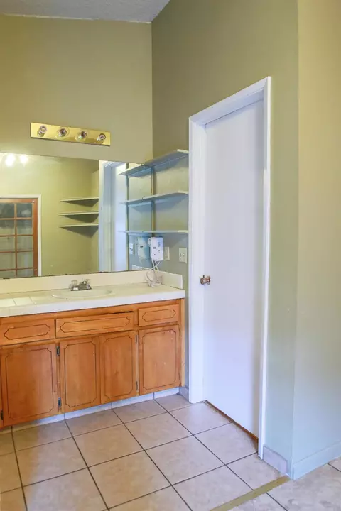 1429 E Sunnyview Ave, Visalia, CA 93292 photo 18