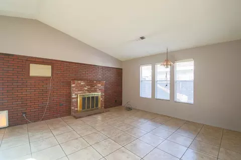 1429 E Sunnyview Ave, Visalia, CA 93292 photo 11