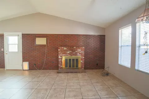 1429 E Sunnyview Ave, Visalia, CA 93292 photo 12