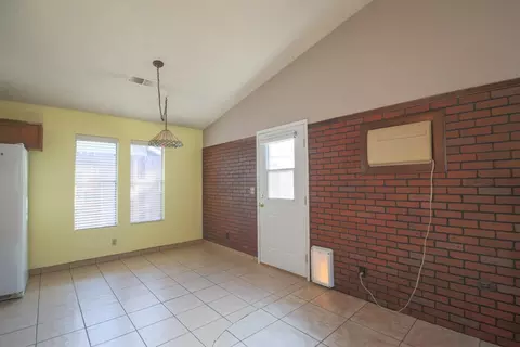 1429 E Sunnyview Ave, Visalia, CA 93292 photo 13