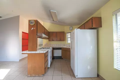 1429 E Sunnyview Ave, Visalia, CA 93292 photo 9