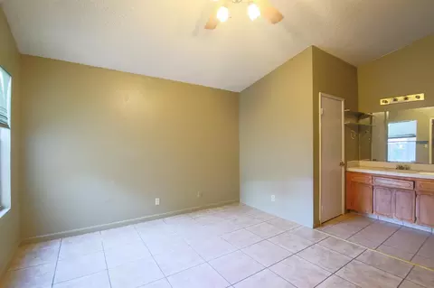 1429 E Sunnyview Ave, Visalia, CA 93292 photo 17