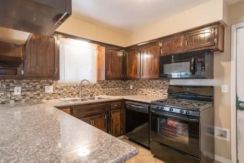 139 S E St, Tulare, CA 93274 photo 7