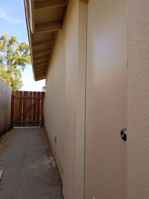 139 S E St, Tulare, CA 93274 photo 15