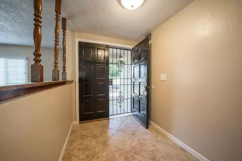 139 S E St, Tulare, CA 93274 photo 5