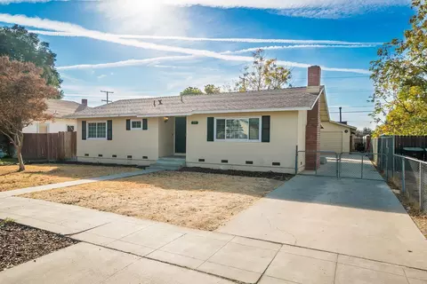 139 S E St, Tulare, CA 93274 photo 4