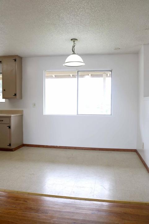 1435 E Alpine Ave, Tulare, CA 93274 photo 7