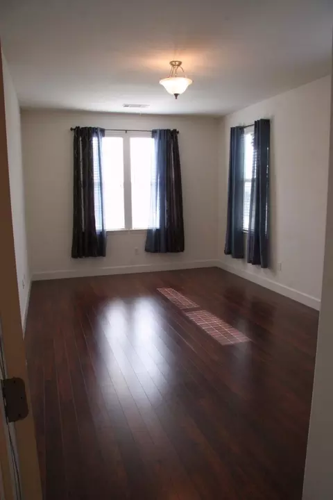 122 E Reese Ave, Visalia, CA 93277 photo 28