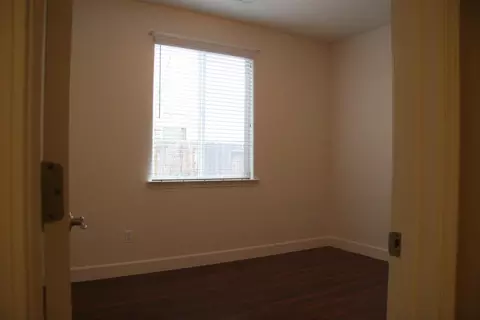 122 E Reese Ave, Visalia, CA 93277 photo 19