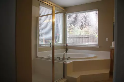 122 E Reese Ave, Visalia, CA 93277 photo 24