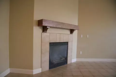 122 E Reese Ave, Visalia, CA 93277 photo 14