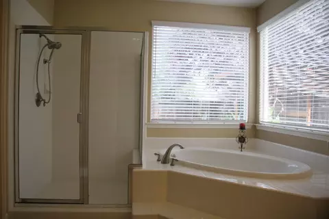 122 E Reese Ave, Visalia, CA 93277 photo 25