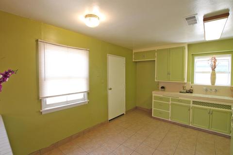 711 E Laurel Ave, Visalia, CA 93292 photo 13