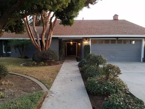 800 E Northridge Dr, Dinuba, CA 93618 photo 3