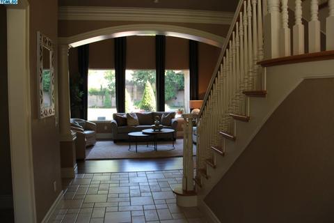 3542 E Hillcrest Ave, Visalia, CA 93292 photo 6