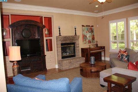 3542 E Hillcrest Ave, Visalia, CA 93292 photo 10