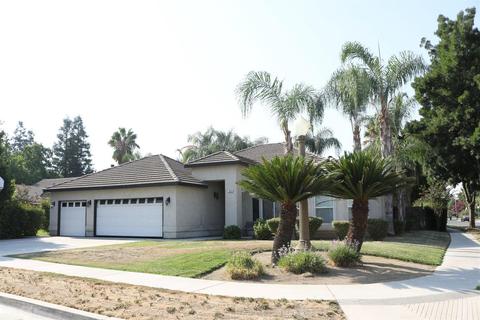 523 E Oakridge Ct, Visalia, CA 93292 photo 2